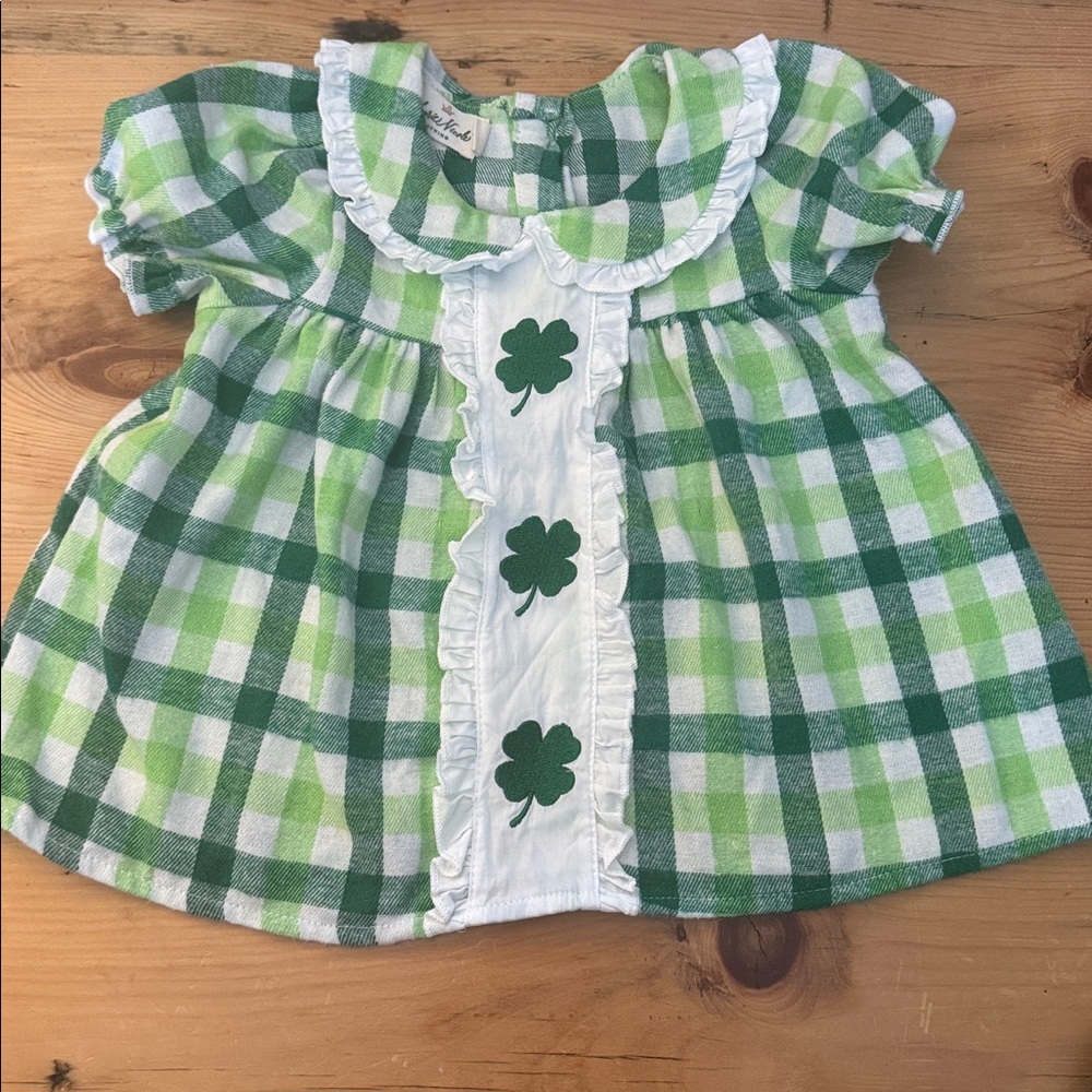 Marie Nicole Clothing St. Patrick’s Day Shamrock Plaid Dress | 12–18 Months - Picture 2 of 4